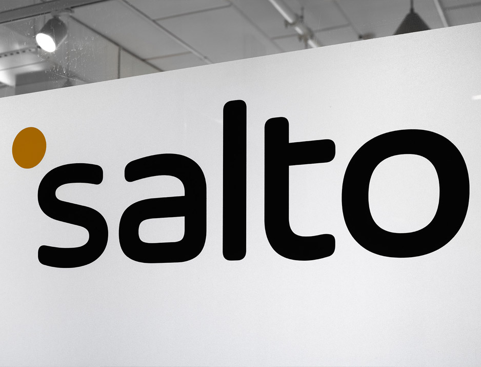 עיצוב משרדים/ מיתוג גרפי/ חברת סלטו/ SALTO/ מיוג משרדים/ עיצוב חללי עבודה